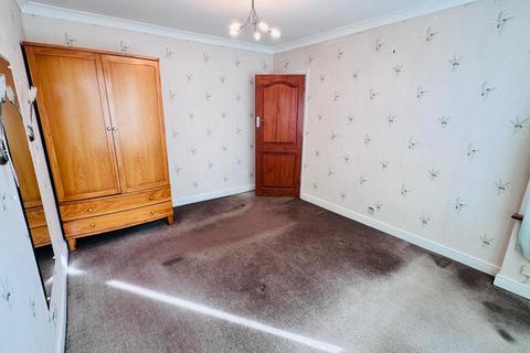 5 bedroom detached house to rent, Colvin Gardens, Waltham Cross EN8