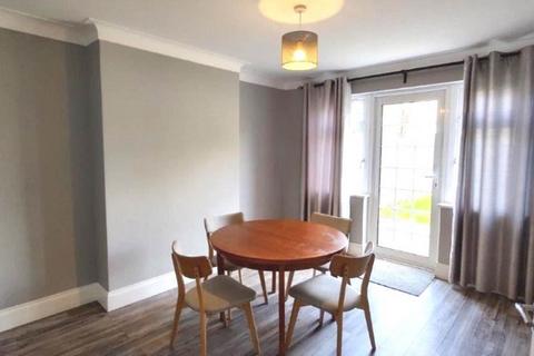 3 bedroom semi-detached house to rent, Manor Park Crescent, Edgware HA8