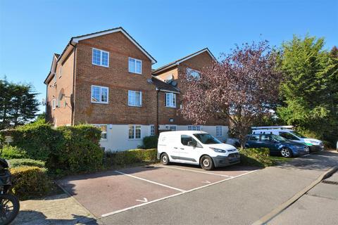 2 bedroom apartment to rent, Veals Mead, Mitcham CR4