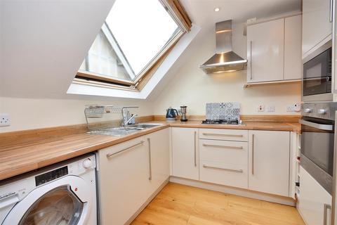 3 bedroom flat for sale, Silverdale Road, Eastbourne