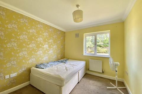 2 bedroom flat for sale, Comet House, New Road, Harlington, UB3 5BZ