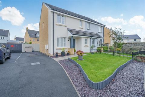 3 bedroom semi-detached house for sale, Rhes Brickyard Row, Llanelli