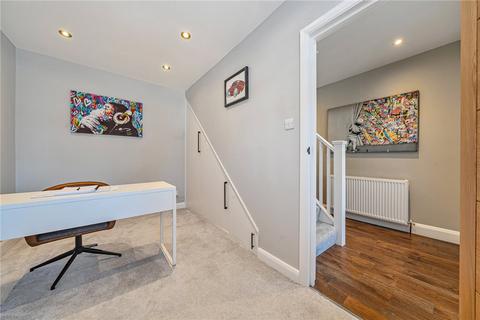 35 Oxhawth Crescent, Bromley, BR2 8BJ