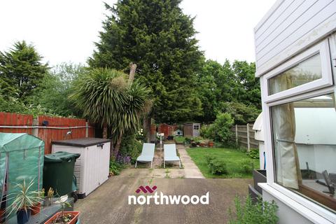 26 Mayfield Avenue, Stainforth, Doncaster, DN7 5BX