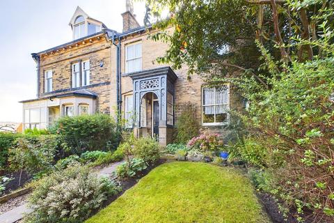 5 bedroom terraced house for sale, Kirkgate, Shipley, BD18 3EL