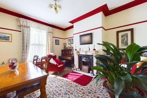 5 bedroom terraced house for sale, Kirkgate, Shipley, BD18 3EL