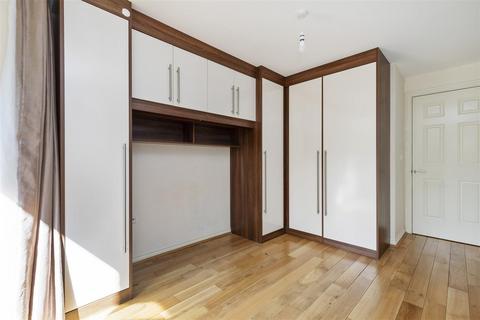 1 bedroom flat for sale, Viridian Apartments, 75 Battersea Park Road, London, SW8