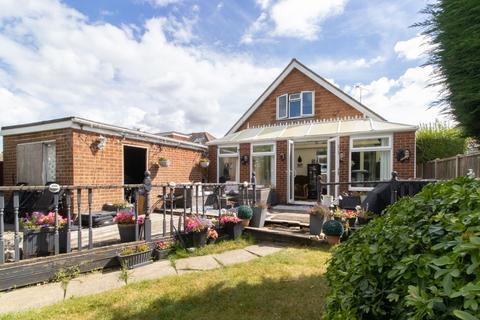 5 bedroom chalet for sale, Chestnut Drive, Herne Bay, CT6