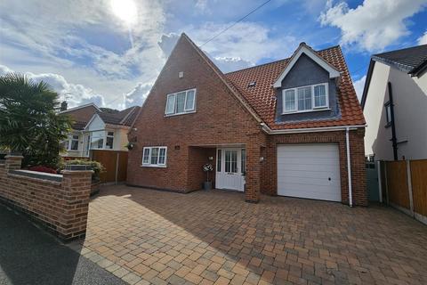 4 bedroom detached house for sale, Central Avenue, Newark NG22