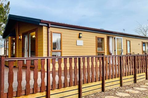 2 bedroom lodge for sale, Springwood Holiday Village