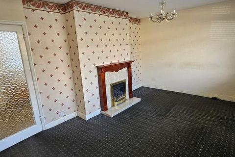 3 bedroom terraced house to rent, Highgate Crescent, Manchester M18