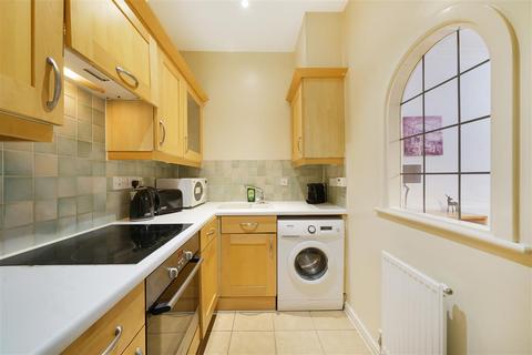 1 bedroom flat for sale, Hugh Street, SW1V