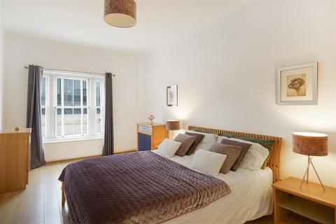 1 bedroom flat for sale, Hugh Street, SW1V