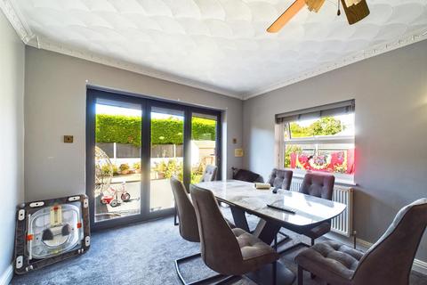 9 Dovedale Road, Nottingham, NG3 7GS