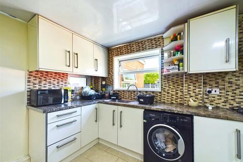 9 Dovedale Road, Nottingham, NG3 7GS