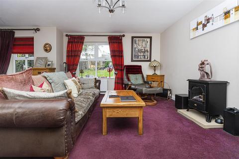 4 bedroom detached house for sale, Wheatley Road, Halifax