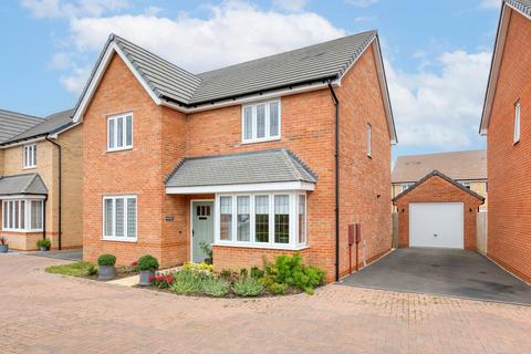 4 bedroom detached house for sale, Beverley Gardens, Henlow SG16