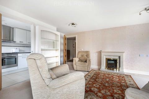 2 bedroom retirement property for sale, Oatlands Avenue, Weybridge KT13