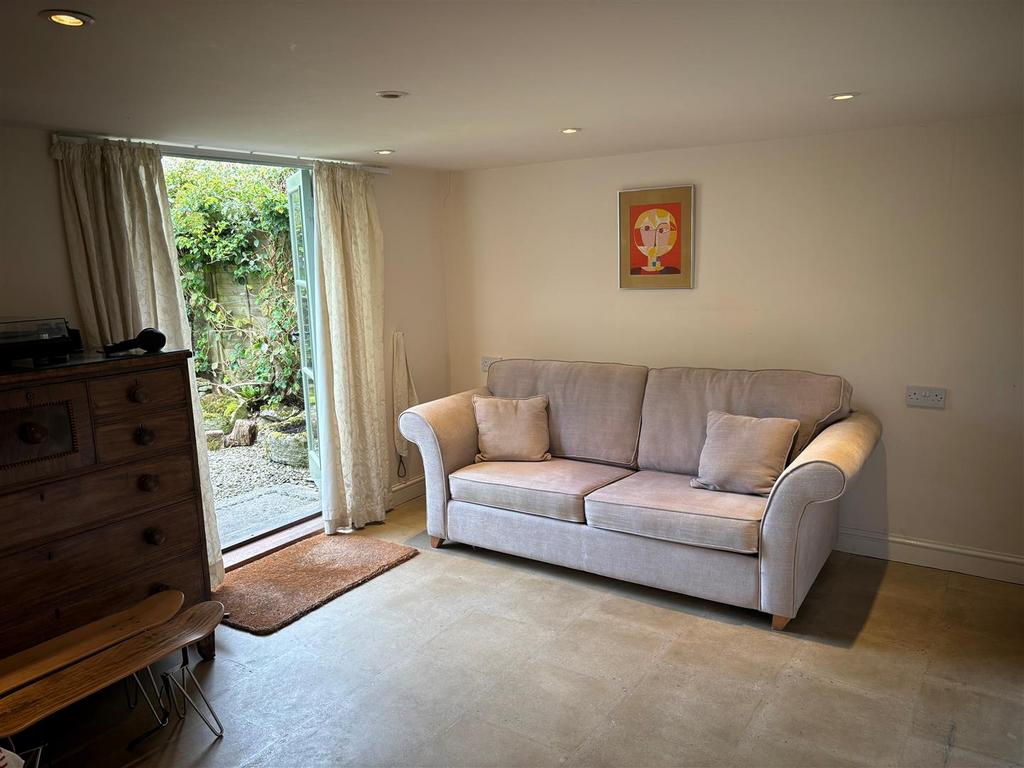 2nd Reception Room.jpg