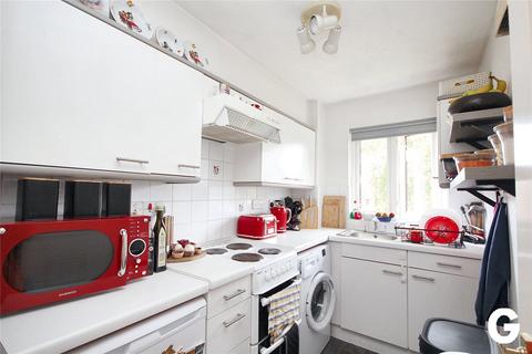 5 Charing Close, Ringwood, BH24 1FA