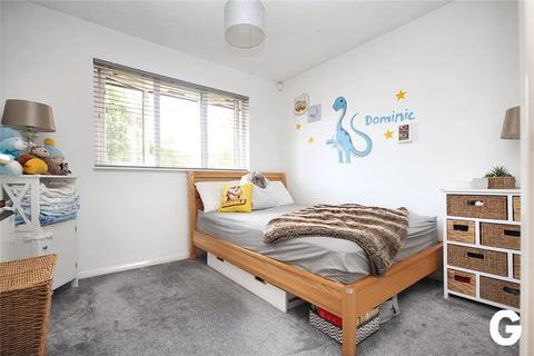 5 Charing Close, Ringwood, BH24 1FA