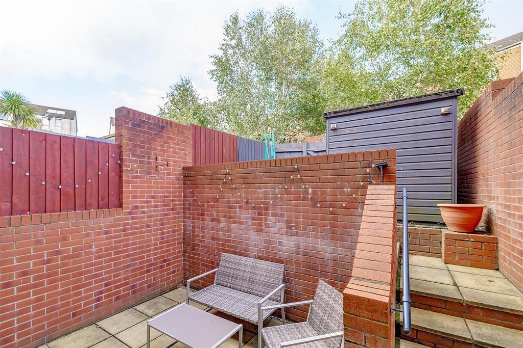 Enclosed Rear Courtyard