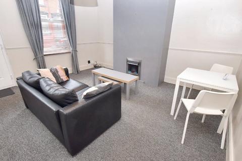 2 bedroom terraced house for sale, Aviary Street, Leeds, West Yorkshire