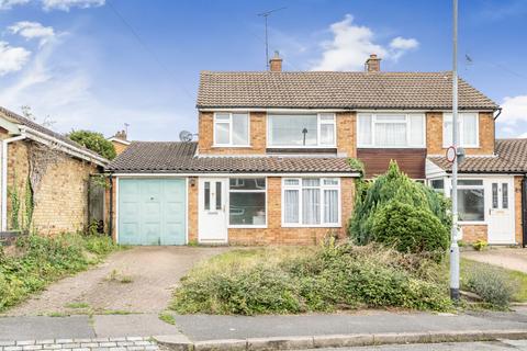8 Brampton Rise, Dunstable, LU6 3BY