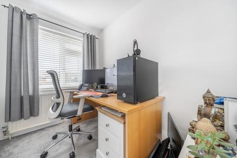 8 Brampton Rise, Dunstable, LU6 3BY