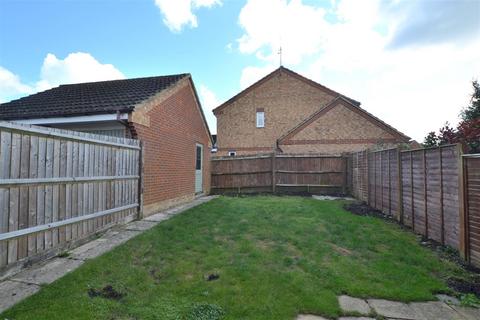 3 bedroom detached house to rent, Browning Road, Church Crookham GU52