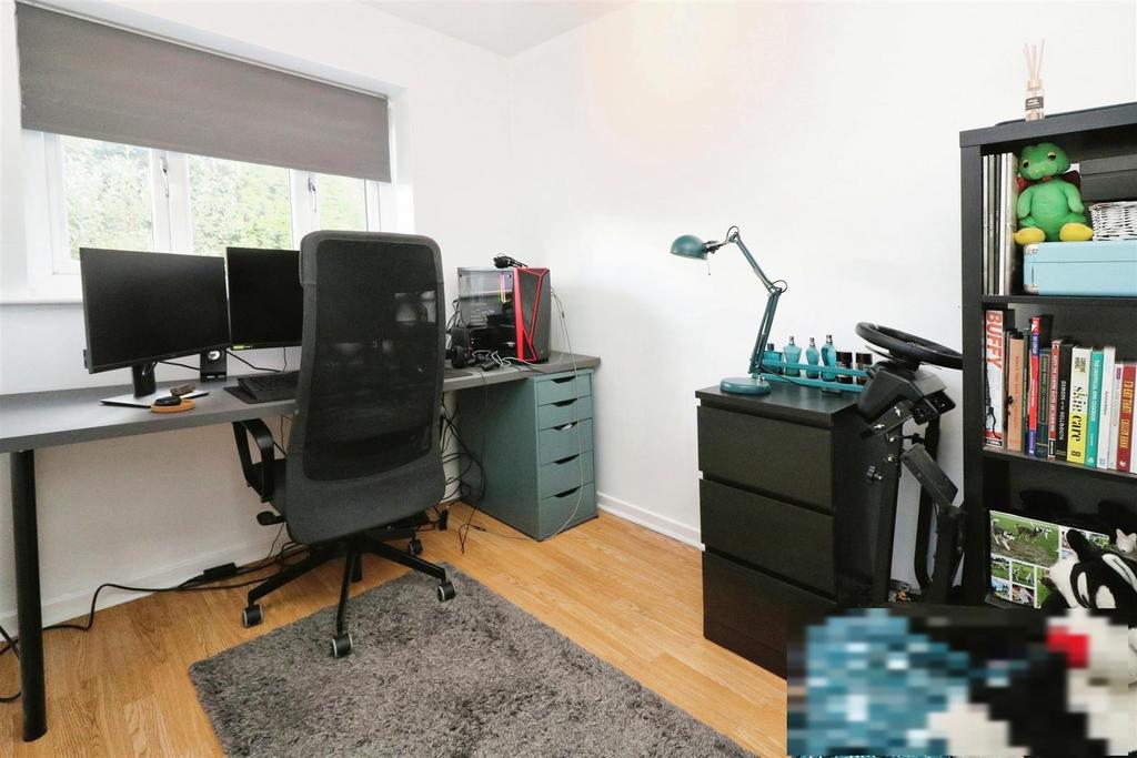 Rear bedroom