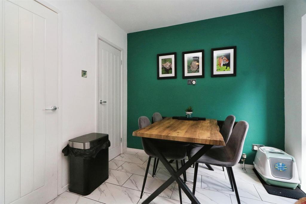 Dining kitchen