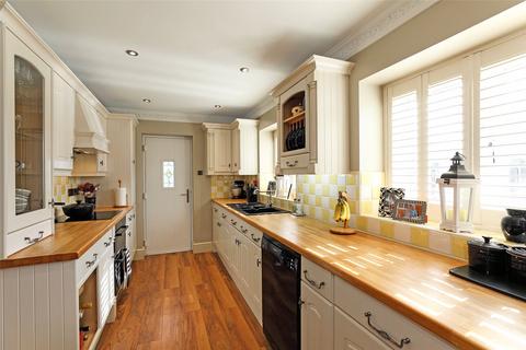 8 Meadowgate Drive, Lofthouse, Wakefield, WF3 3SR
