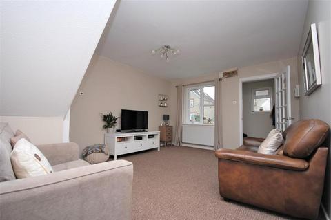 2 bedroom semi-detached house to rent, 20 Cwrt Y Cadno, Llantwt Major, Vale of Glamorgan CF61 2SB