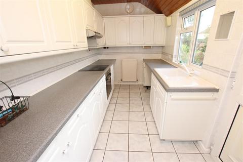 3 bedroom house to rent, Charminster Road, Bristol BS16