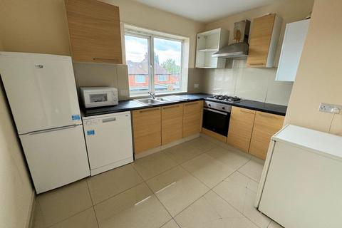 2 bedroom flat for sale, VINEYARD AVENUE, MILL HILL EAST, NW7