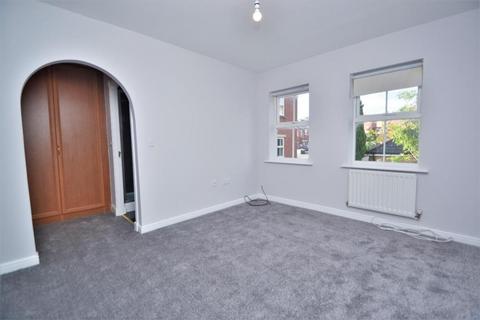 4 bedroom townhouse to rent, Teale Court, Leeds LS7