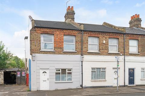 3 bedroom end of terrace house for sale, Green Lane, Penge, SE20