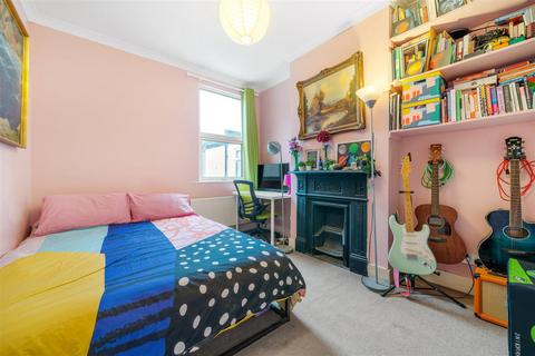 3 bedroom end of terrace house for sale, Green Lane, Penge, SE20