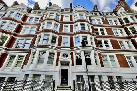 1 bedroom apartment to rent, Ridgmount Gardens, London, WC1E