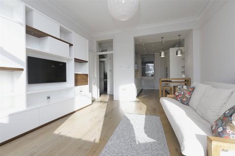 1 bedroom apartment to rent, Ridgmount Gardens, London, WC1E