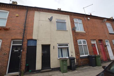 2 bedroom terraced house to rent, Station Street, Wigston