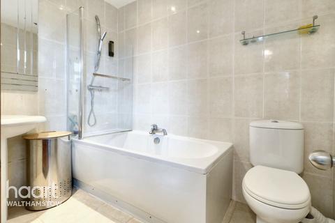 5 bedroom semi-detached house for sale, Eatons Mead, Chingford