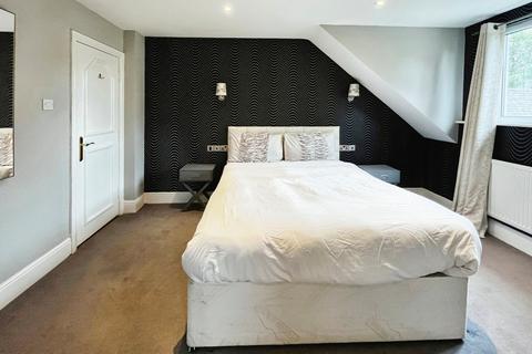 3 bedroom flat for sale, Lancaster Road, Didsbury, Manchester, M20