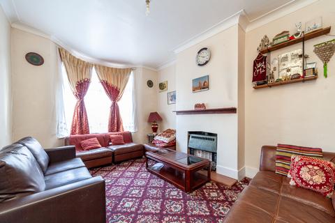 4 bedroom terraced house for sale, Palmerston Road, London E17