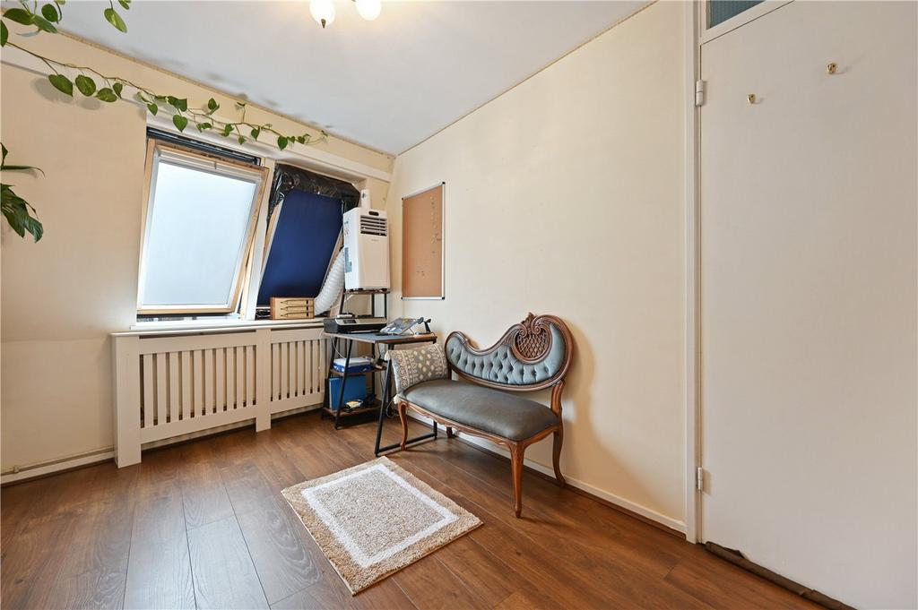 Bedroom/Study