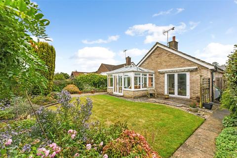 2 bedroom detached bungalow for sale, Cedar Drive, Chichester