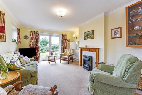 2 bedroom detached bungalow for sale, Cedar Drive, Chichester