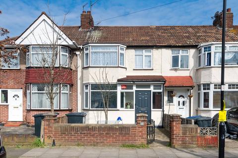 3 bedroom terraced house for sale, Coniston Avenue, Perivale, Greenford, UB6