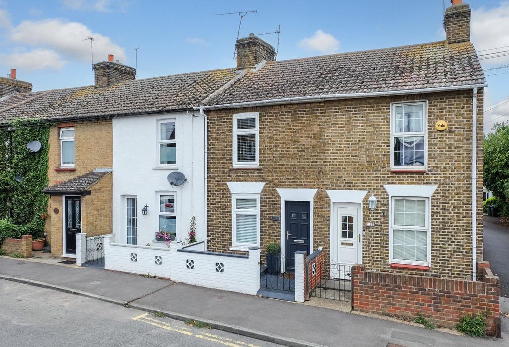 Lower Higham Road, Gravesend, DA12 2 bed terraced house for sale £300,000